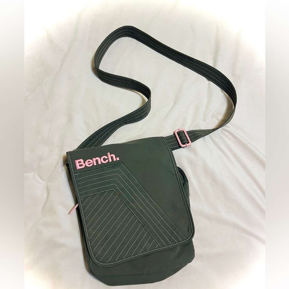 BENCH crossbody messenger bag